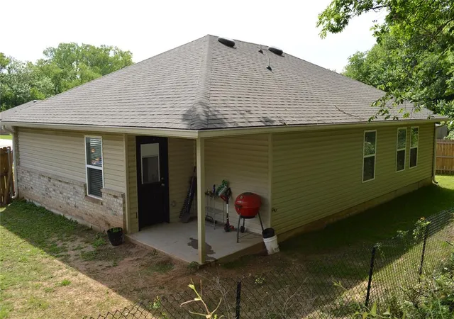13th image of 822 Highgarden Cir, Noble, OK 73068 | MLS# 1227909