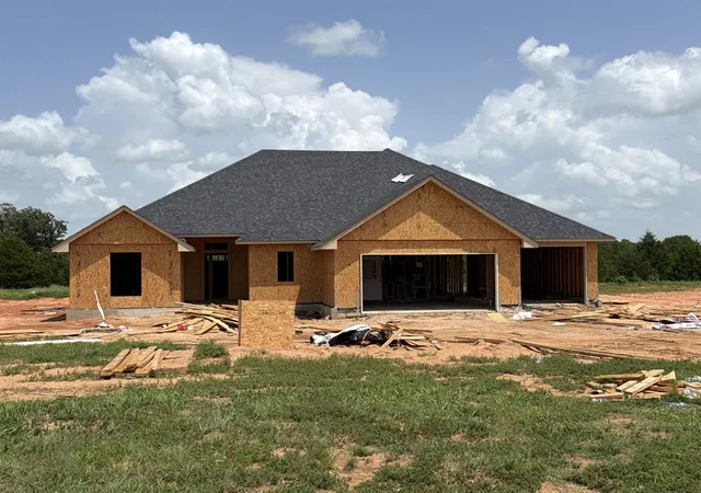 1st image of 870226 Red Stone Cir, Chandler, OK 74834 | MLS# 1227915