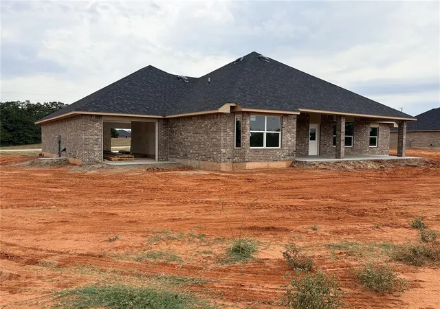 Photo 4 of Single family home for sale at 870256 Red Stone Cir, Chandler, OK 74834 | MLS# 1227928 | Listing updated on 2026-10-09