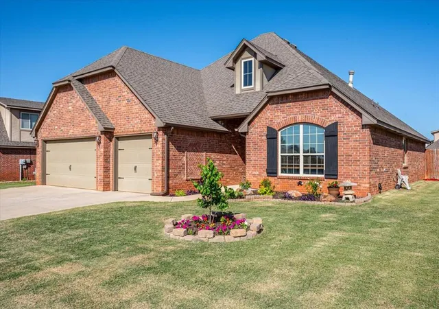 Homes for sale in Edmond, OK | 4924 Champlain Pl, Edmond, OK 73025 | MLS# 1227950