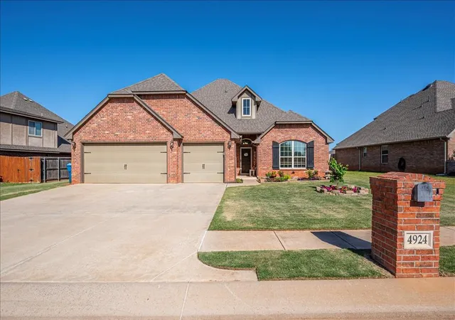 Homes for sale in Edmond, OK | 4924 Champlain Pl, Edmond, OK 73025 | MLS# 1227950