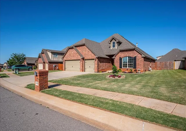 Homes for sale in Edmond, OK | 4924 Champlain Pl, Edmond, OK 73025 | MLS# 1227950