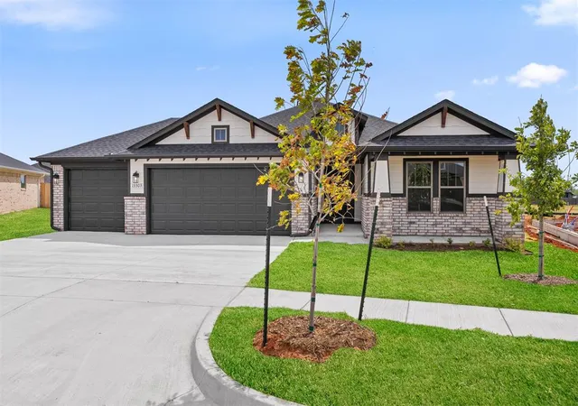 Photo 2 of Single family home for sale at 13303 Sw 7th Lane, Yukon, OK 73099 | MLS# 1227968 | Listing updated on 2026-08-02