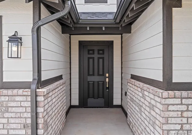 Photo 3 of Single family home for sale at 13303 Sw 7th Lane, Yukon, OK 73099 | MLS# 1227968 | Listing updated on 2026-08-02