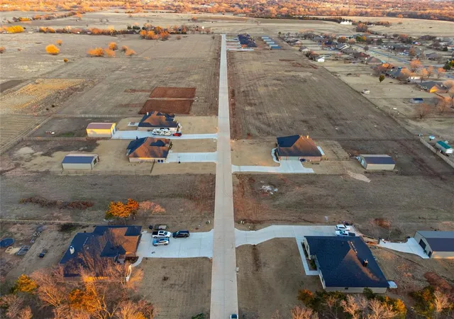 Photo 1 of Sale Pending at 8650 Oak Tree Cir, Edmond, OK 73025 | MLS# 1227975 | Listing updated on 2026-08-02