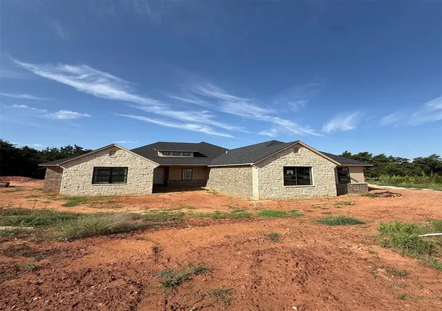 3rd image of 8229 Waxwing Wy, Guthrie, OK 73044 | MLS# 1227988