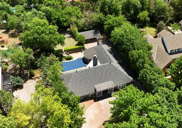 Homes for sale in Nichols Hills, OK | 7104 Brentwood Rd, Nichols Hills, OK 73116 | MLS# 1228022