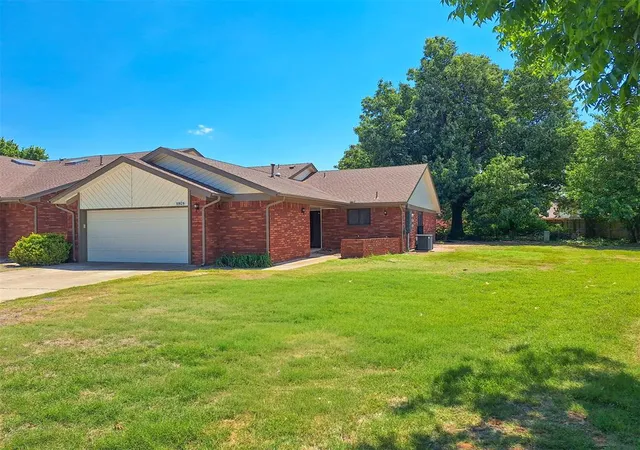 Homes for sale in Yukon, OK | 11929 N Mustang Rd, Yukon, OK 73099