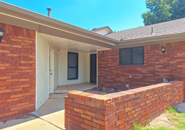 Homes for sale in Yukon, OK | 11929 N Mustang Rd, Yukon, OK 73099