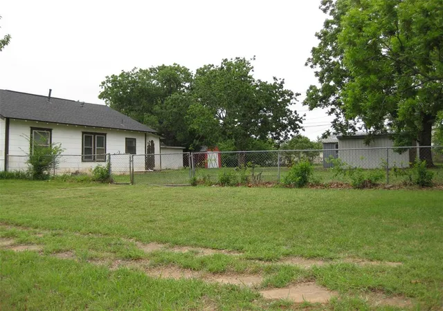Photo 3 of Single family home for sale at 610 Nw 95th Street, Oklahoma City, OK 73114 | MLS# 1228104 | Listing updated on 2026-10-07