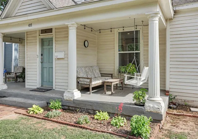 3rd image of 411 E Vilas Ave, Guthrie, OK 73044 | MLS# 1228113