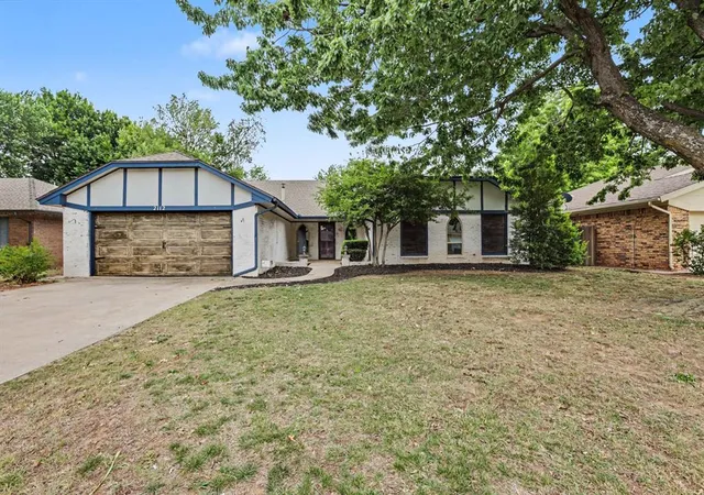 1st image of 2112 Bentham Pl, Yukon, OK 73099 | MLS# 1228124