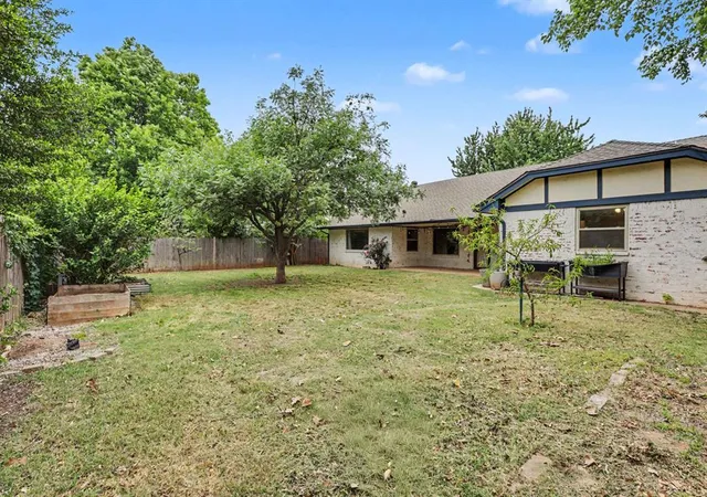 18th image of 2112 Bentham Pl, Yukon, OK 73099 | MLS# 1228124