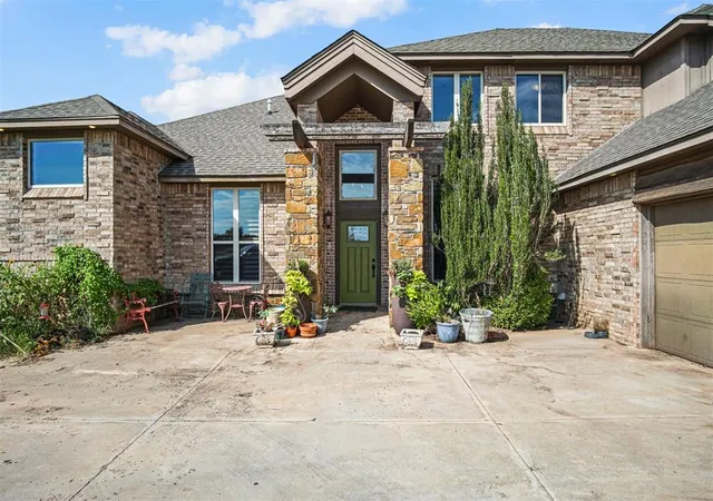 2nd image of 20897 Highlander Ridge Dr, Edmond, OK 73012 | MLS# 1228126