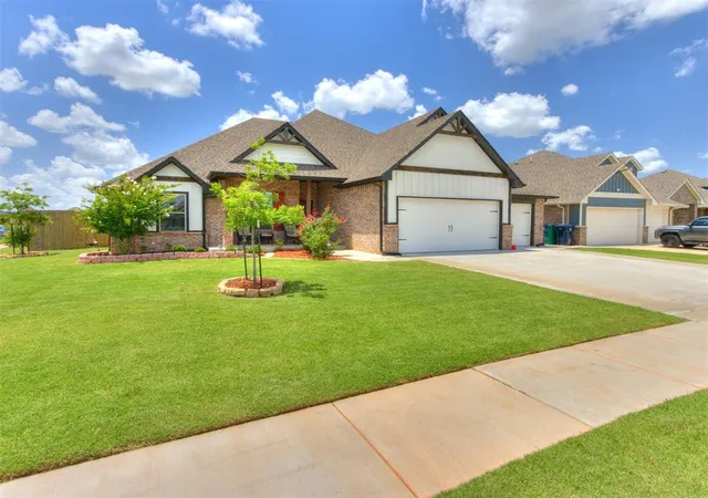 2nd image of 701 Bison Crossing Dr, Yukon, OK 73099 | MLS# 1228153