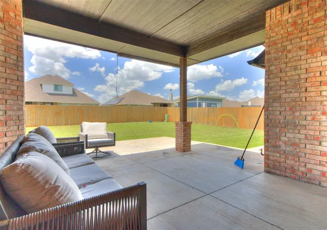 5th image of 701 Bison Crossing Dr, Yukon, OK 73099 | MLS# 1228153