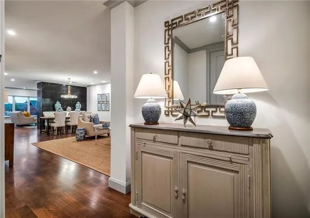 Listing Photo 5 - Condo for sale in building located at 6429 Grandmark Dr, Nichols Hills, OK 73116