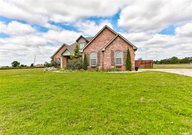 2nd image of 2957 Farm Dr, El Reno, OK 73036 | MLS# 1228212