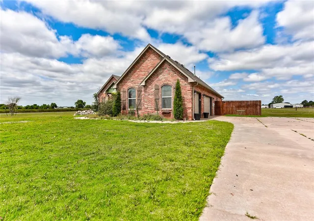 3rd image of 2957 Farm Dr, El Reno, OK 73036 | MLS# 1228212