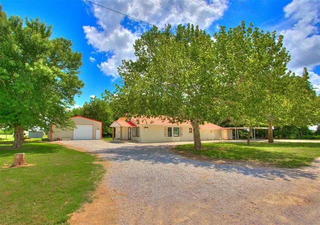 Single family home for sale at 20478 260th Street, Washington, OK 73093 | MLS# 1228220