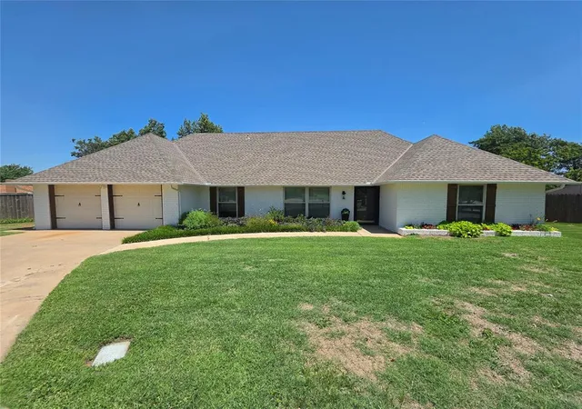Homes for sale in Oklahoma City, OK | 2341 Nw 120th Cir, Oklahoma City, OK 73120 | MLS# 1228250