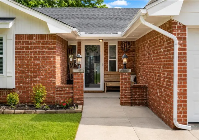 Photo 1 of Single family home for sale at 1722 Lancaster Cir, Norman, OK 73069 | MLS# 1228267 | Listing updated on 2026-08-04
