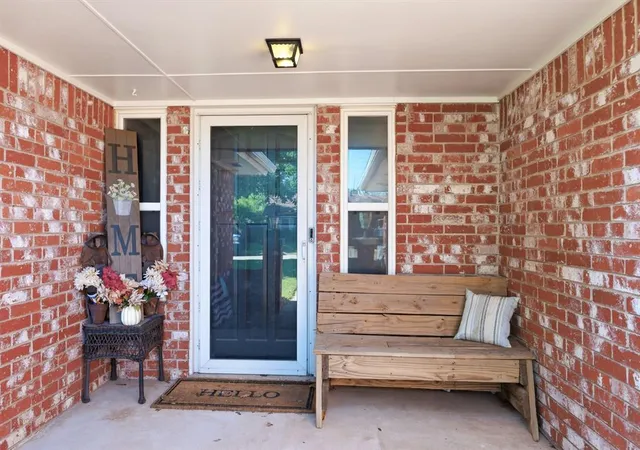 Photo 4 of Single family home for sale at 1722 Lancaster Cir, Norman, OK 73069 | MLS# 1228267 | Listing updated on 2026-08-04