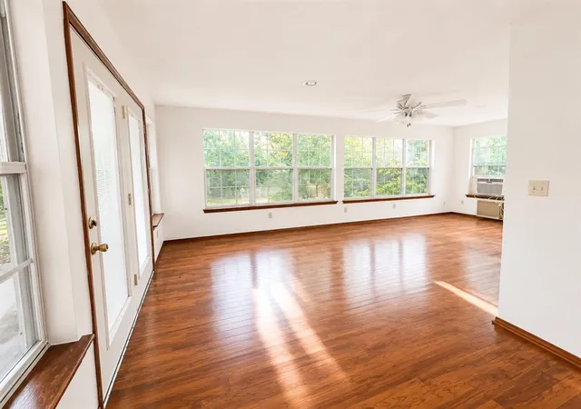 Photo 3 of Sale Pending at 9512 S Blackwelder Ave, Oklahoma City, OK 73139 | MLS# 1228273 | Listing updated on 2026-08-23