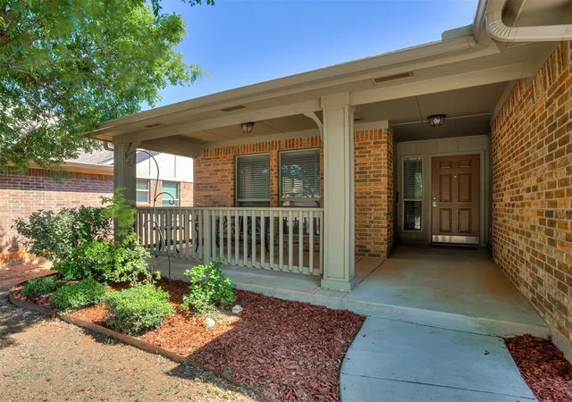 3rd image of 1002 Clingmans Dome Rd, Norman, OK 73069 | MLS# 1228310
