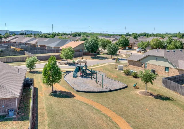 38th image of 1002 Clingmans Dome Rd, Norman, OK 73069 | MLS# 1228310