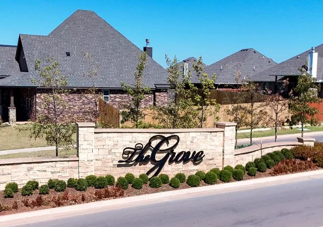 12th image of 18133 Autumn Grove Dr, Edmond, OK 73012 | MLS# 1228325