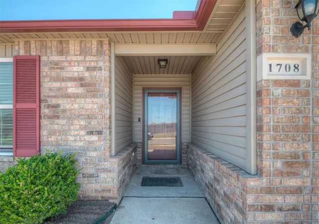 Photo 4 of Single family home for sale at 1708 Lanesboro Dr, Oklahoma City, OK 73120 | MLS# 1228360 | Listing updated on 2026-08-18