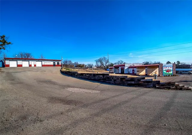 1st image of 1102 E 1st St, Chandler, OK 74834 | MLS# 1228377
