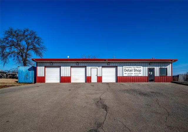 23rd image of 1102 E 1st St, Chandler, OK 74834 | MLS# 1228377