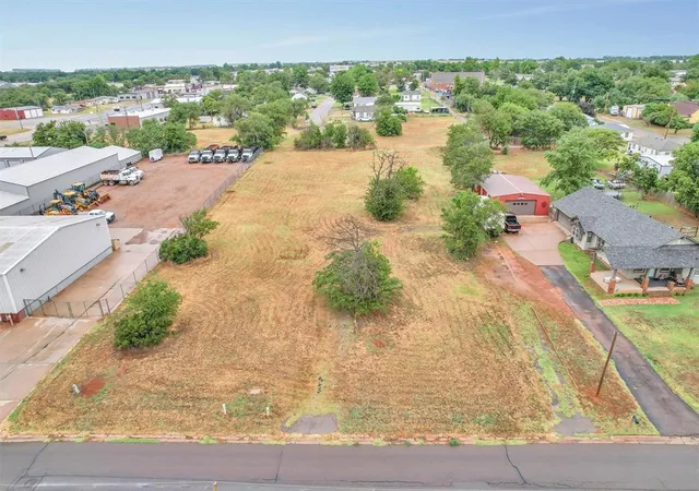 Homes for sale in Elk City, OK | 529 E 3rd St, Elk City, OK 73644 | MLS# 1228380