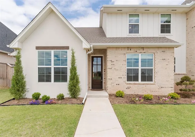 3rd image of 10705 Nw 26Th Ct, Yukon, OK 73099 | MLS# 1228479