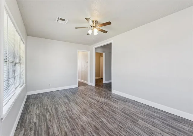 4th image of 911 Sandra Dr, Oklahoma City, OK 73110 | MLS# 1228511