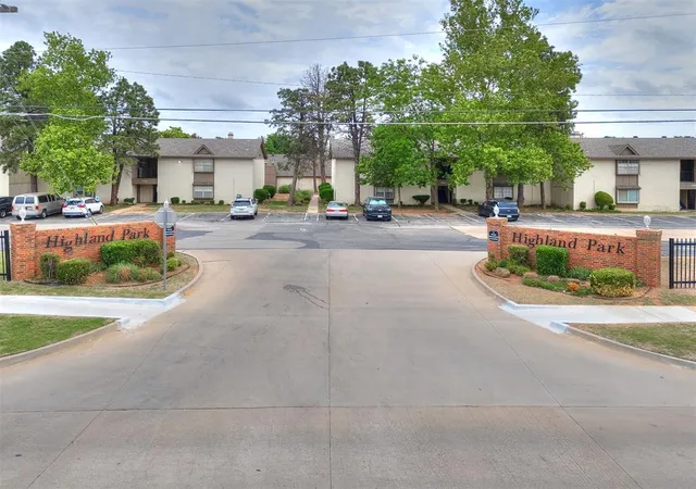 image of 1817 E Lindsey St, Norman, OK 73071