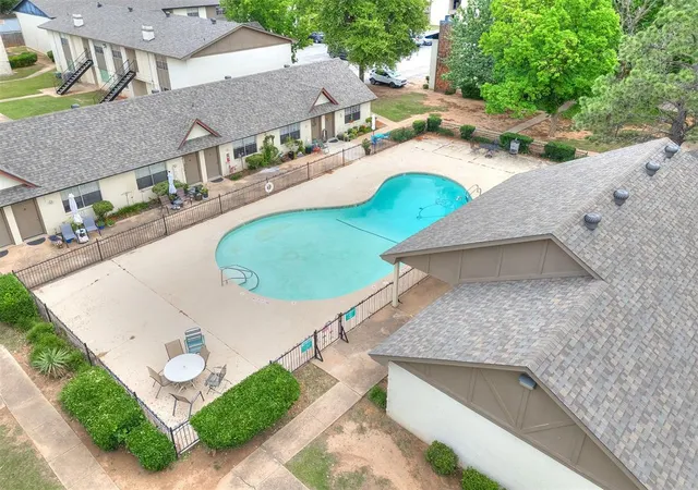 image of 1817 E Lindsey St, Norman, OK 73071