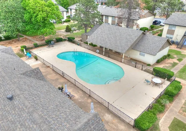 image of 1817 E Lindsey St, Norman, OK 73071