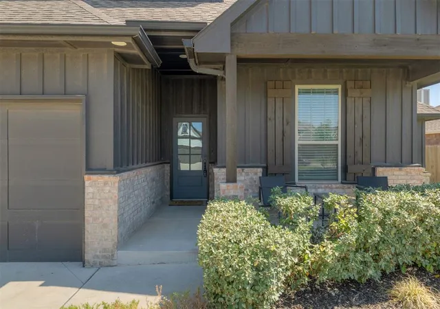 Photo 3 of Single family home for sale at 9141 Nw 115th Terrace, Yukon, OK 73099 | MLS# 1228522 | Listing updated on 2026-08-26