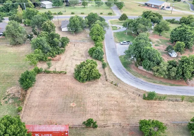 Homes for sale in Mustang, OK | 7400 Lakewood Dr, Mustang, OK 73064 | MLS# 1228524