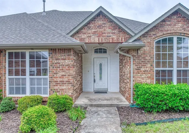 Photo 3 of Single family home for sale at 2340 Chadwick Dr, Norman, OK 73071 | MLS# 1228534 | Listing updated on 2026-06-01