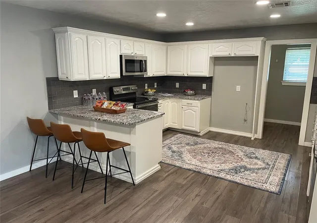 4th image of 1233 Crossroads Ct, Norman, OK 73072 | MLS# 1228571