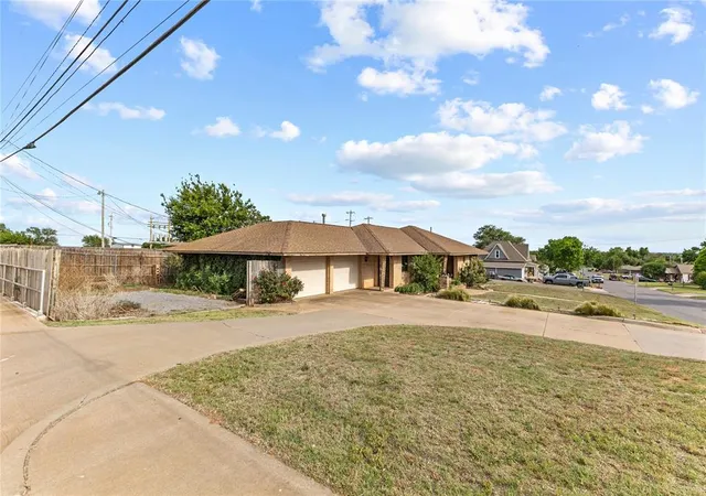 Homes for sale in Weatherford, OK | 1106 N Caddo St, Weatherford, OK 73096 | MLS# 1228572