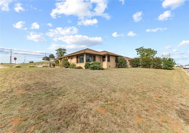 Homes for sale in Weatherford, OK | 1106 N Caddo St, Weatherford, OK 73096 | MLS# 1228572
