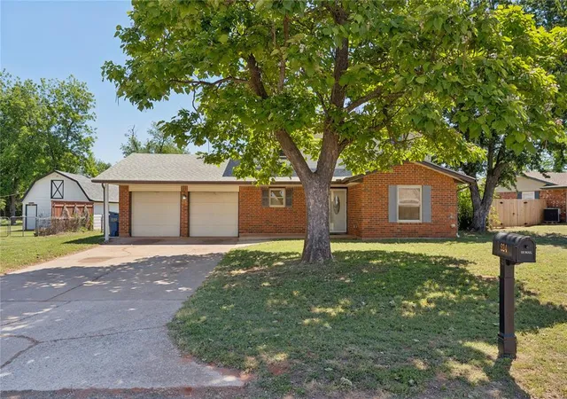 Photo 1 of Single family home for sale at 924 S Meadow Ln, Mustang, OK 73064 | MLS# 1228581 | Listing updated on 2026-09-04