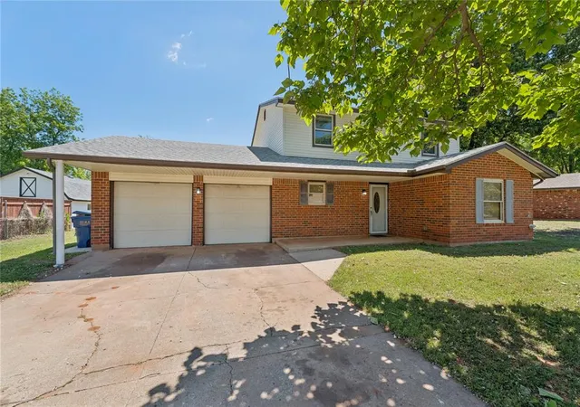 Photo 4 of Single family home for sale at 924 S Meadow Ln, Mustang, OK 73064 | MLS# 1228581 | Listing updated on 2026-09-04