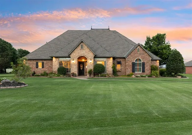 Homes for sale in Edmond, OK | 22370 Cedar Ridge Rd, Edmond, OK 73025 | MLS# 1228621