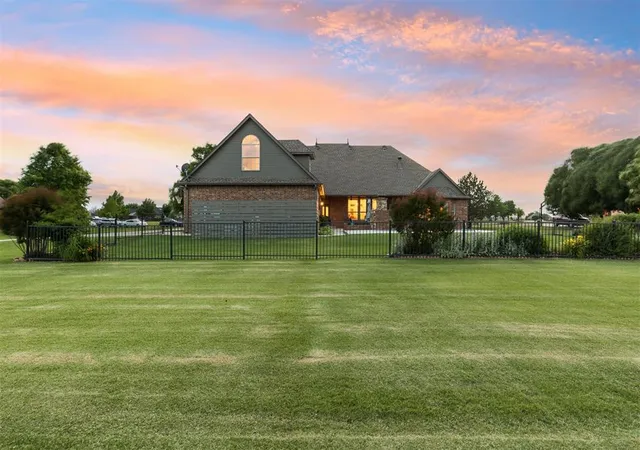 Homes for sale in Edmond, OK | 22370 Cedar Ridge Rd, Edmond, OK 73025 | MLS# 1228621